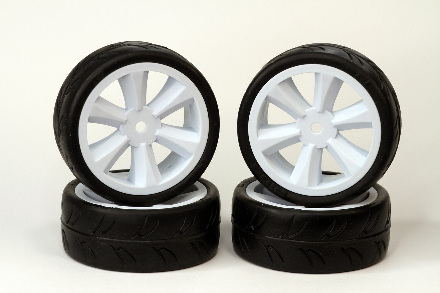 USGT non belted pre glued tires ( edge wheel, white) (4)