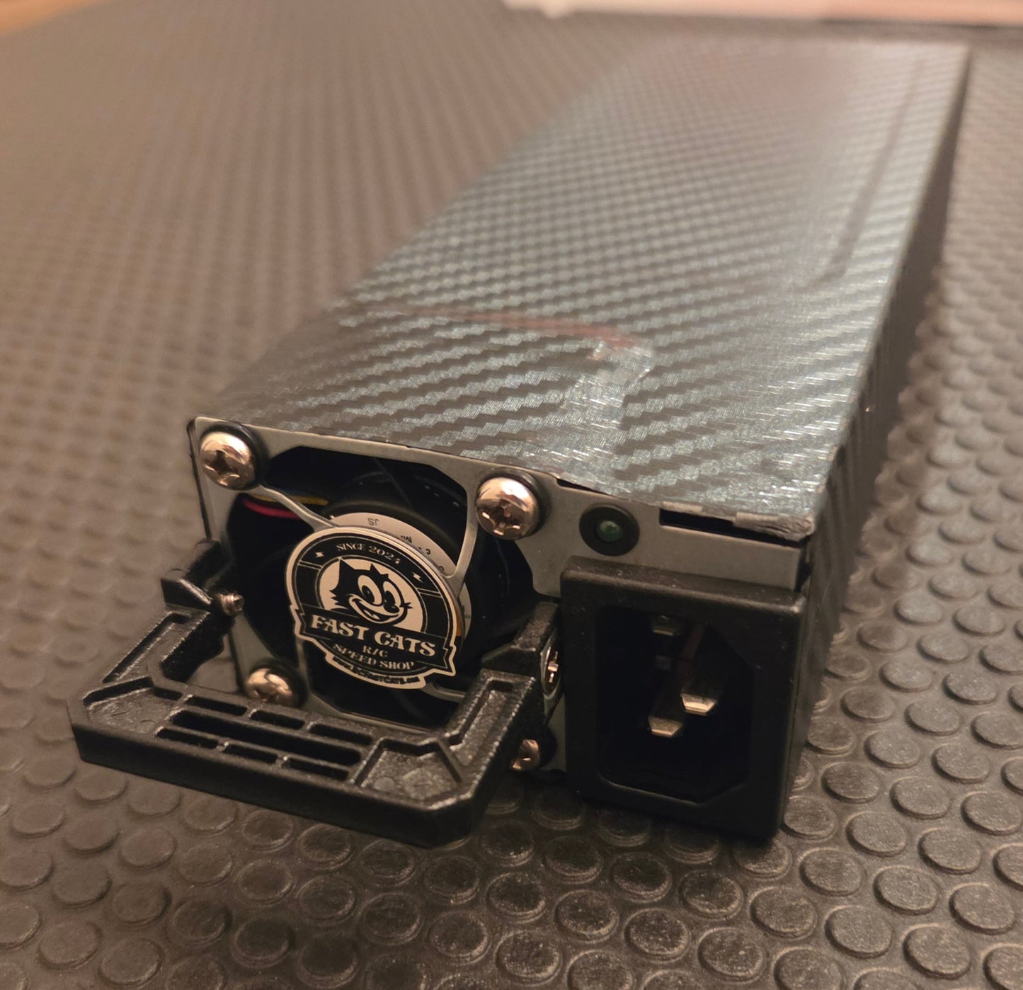 Fast Cats 12 Volt Power Supply with USB